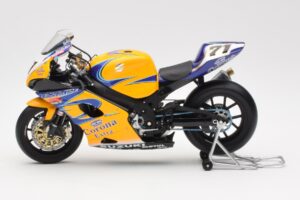 Suzuki GSX-R 1000 Team Alstare Corona Extra Y. Kagayama WSB 2005 Minichamps 1:12 122052271 Fém