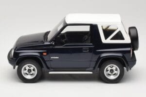 Suzuki Vitara Cabrio JLX Deep Blue Pearl Metallic Otto 1:18 OT492 Gyanta – 3. kép a 6-ből