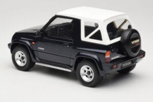 Suzuki Vitara Cabrio JLX Deep Blue Pearl Metallic Otto 1:18 OT492 Gyanta – 5. kép a 6-ből