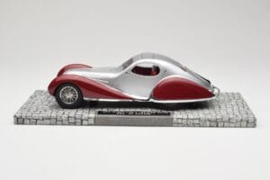 Talbot-Lago T150 C-SS Coupe Ezüst Piros Minichamps 1:18 107117121 Gyanta – 3. kép a 6-ből