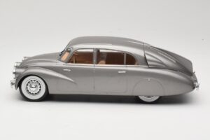 Tatra 87 Szürke MCG 1:18 MCG18068 Fém – 3. kép a 6-ből