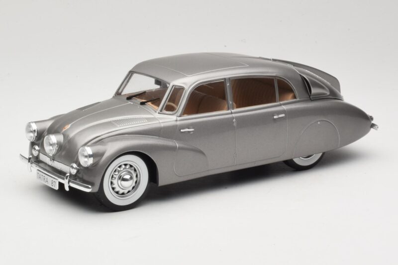 Tatra 87 Szürke MCG 1:18 MCG18068 Fém