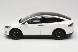 Tesla Model X Fehér OEM 1:18 TESLA001 Fém – 4. kép a 8-ből