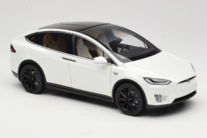 Tesla Model X Fehér OEM 1:18 TESLA001 Fém – 6. kép a 8-ből
