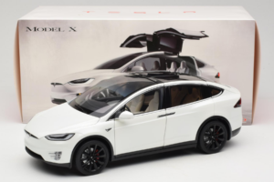 Tesla Model X Fehér OEM 1:18 TESLA001 Fém – 8. kép a 8-ből