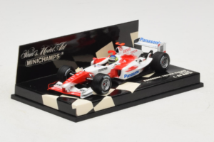 Toyota TF104 Panasonic #16 C. da Matta Panasonic Toyota Racing 2004 Minichamps 1:43 400040016 Fém – 2. kép a 5-ből