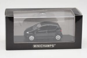 Toyota Aygo AB10 Fekete Minichamps 1:43 400166401 Fém – 4. kép a 4-ből