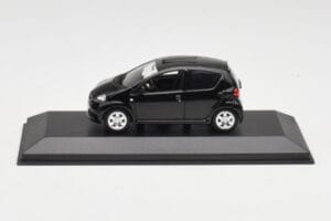 Toyota Aygo AB10 Fekete Minichamps 1:43 400166401 Fém
