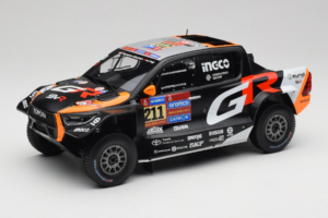 Toyota GR DKR Hilux Evo #211 H. Lategan / B. Cummings Rally Dakar 2025 IXO 1:18 18RMC237 Fém