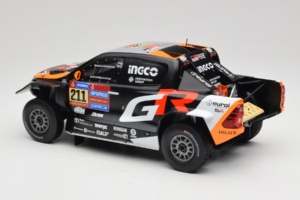 Toyota GR DKR Hilux Evo #211 H. Lategan / B. Cummings Rally Dakar 2025 IXO 1:18 18RMC237 Fém – 5. kép a 6-ből