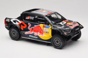 Toyota GR DKR Hilux Evo #216 S. Quintero / D. Zenz Rally Dakar 2024 IXO 1:18 18RMC238B Fém – 4. kép a 6-ből