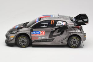 Toyota GR Yaris Rally1 #17 Toyota Gazoo Racing WRT S. Ogier / V. Landais Rally Finland 2024 IXO 1:18 18RMC216 Fém – 3. kép a 6-ből