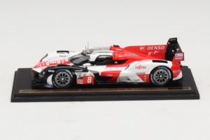 Toyota GR010 Hybrid Hypercar #8 S. Buemi / B. Hartley / R. Hirakawa Toyota Gazoo Racing 24 Hours of Le Mans 2023 Spark 1:43 T – 2. kép a 4-ből