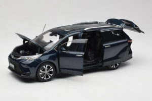 Toyota Granvia Sötétkék OEM 1:18 FCL22GR803 Fém – 2. kép a 8-ből