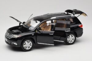 Toyota Highlander XU40 Fekete Paudi Model 1:18 2043612-B1 Fém – 2. kép a 8-ből