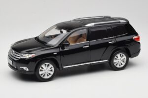 Toyota Highlander XU40 Fekete Paudi Model 1:18 2043612-B1 Fém