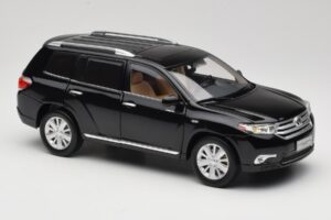 Toyota Highlander XU40 Fekete Paudi Model 1:18 2043612-B1 Fém – 6. kép a 8-ből