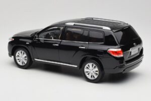 Toyota Highlander XU40 Fekete Paudi Model 1:18 2043612-B1 Fém – 7. kép a 8-ből