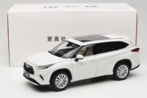 Toyota Highlander XU70 Fehér OEM 1:18 26071-2011 Fém – 8. kép a 8-ből