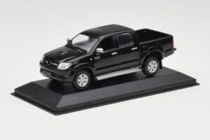 Toyota Hilux Fekete Minichamps 1:43 400166662 Fém – 2. kép a 4-ből