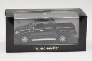 Toyota Hilux Fekete Minichamps 1:43 400166662 Fém – 4. kép a 4-ből