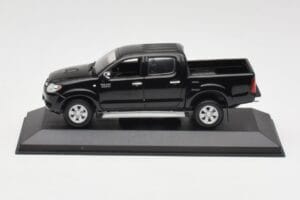 Toyota Hilux Fekete Minichamps 1:43 400166662 Fém