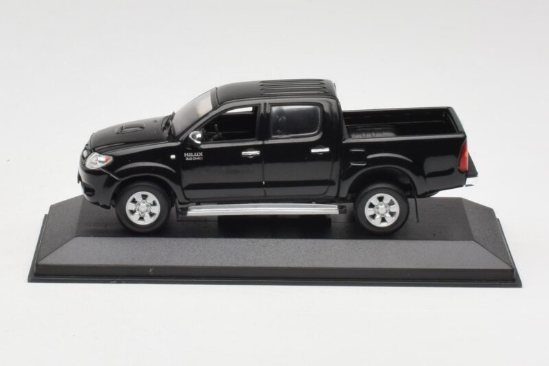 Toyota Hilux Fekete Minichamps 1:43 400166662 Fém
