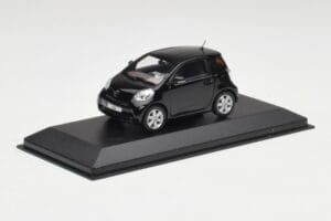Toyota iQ Fekete Mica Minichamps 1:43 403166803 Fém – 2. kép a 4-ből