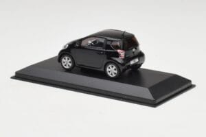 Toyota iQ Fekete Mica Minichamps 1:43 403166803 Fém – 3. kép a 4-ből