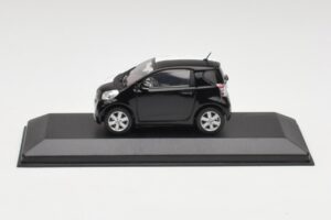 Toyota iQ Fekete & Fehér Geneva Motor Show 2009 Minichamps 1:43 400166801 Fém