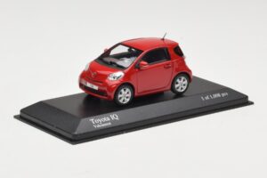 Toyota iQ Piros Minichamps 1:43 400166800 Fém – 2. kép a 4-ből