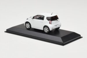Toyota iQ Fehér Minichamps 1:43 TOYOTA009 Fém – 3. kép a 4-ből