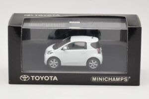 Toyota iQ Fehér Minichamps 1:43 TOYOTA009 Fém – 4. kép a 4-ből