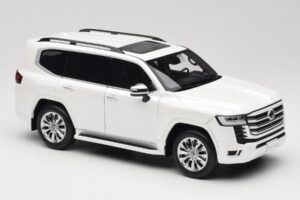 Toyota Land Cruiser J300 ZX Fehér LCD 1:18 LCD18013-ZX-WH Fém – 6. kép a 8-ből