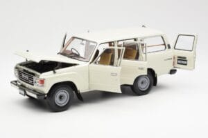Toyota Land Cruiser J60 Fehér Kyosho 1:18 08956W Fém – 2. kép a 8-ből