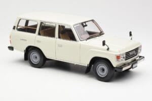 Toyota Land Cruiser J60 Fehér Kyosho 1:18 08956W Fém – 6. kép a 8-ből