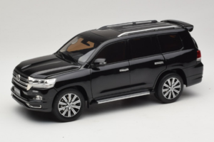 Toyota Land Cruiser LC200 Fekete Kengfai 1:18 KF024-13 Fém