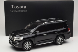 Toyota Land Cruiser LC200 Fekete Kengfai 1:18 KF024-13 Fém – 8. kép a 8-ből