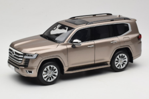 Toyota Land Cruiser LC300 ZX Arany LCD 1:18 LCD18013-ZX-GO Fém