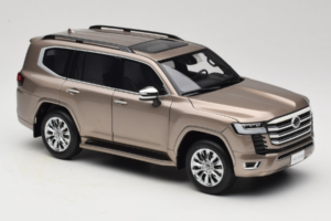 Toyota Land Cruiser LC300 ZX Arany LCD 1:18 LCD18013-ZX-GO Fém – 6. kép a 8-ből