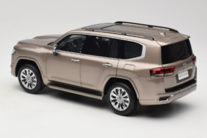 Toyota Land Cruiser LC300 ZX Arany LCD 1:18 LCD18013-ZX-GO Fém – 7. kép a 8-ből