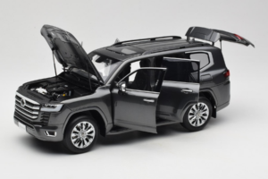 Toyota Land Cruiser LC300 ZX Szürke LCD 1:18 LCD18013-ZX-GR Fém – 2. kép a 8-ből