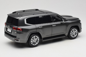 Toyota Land Cruiser LC300 ZX Szürke LCD 1:18 LCD18013-ZX-GR Fém – 3. kép a 8-ből