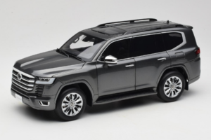 Toyota Land Cruiser LC300 ZX Szürke LCD 1:18 LCD18013-ZX-GR Fém