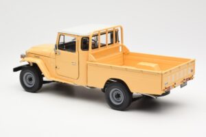 Toyota Land Cruiser Pickup Bézs Kyosho 1:18 08958BE Fém – 7. kép a 8-ből