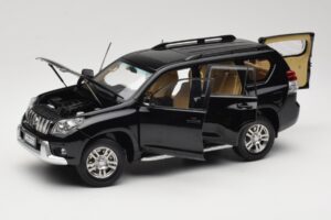 Toyota Land Cruiser Prado J150 Fekete Paudi Model 1:18 623132-BK Fém – 2. kép a 8-ből