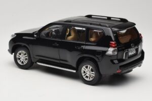 Toyota Land Cruiser Prado J150 Fekete Paudi Model 1:18 623132-BK Fém – 7. kép a 8-ből