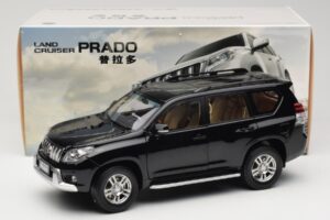 Toyota Land Cruiser Prado J150 Fekete Paudi Model 1:18 623132-BK Fém – 8. kép a 8-ből
