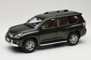 Toyota Land Cruiser Prado J150 Zöld Paudi Model 1:18 623132-GR Fém