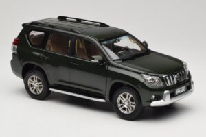 Toyota Land Cruiser Prado J150 Zöld Paudi Model 1:18 623132-GR Fém – 6. kép a 8-ből